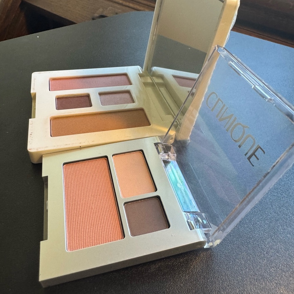 2-Pack: Clinique Face Palettes (Eyeshadow, Bronzer + Blush) - Picture 2 of 7